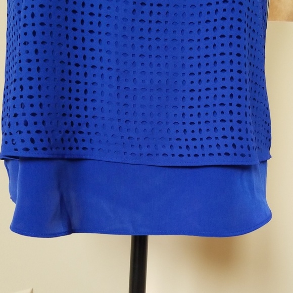 Dressy tank top with gold accent- size Small - Picture 3 of 8